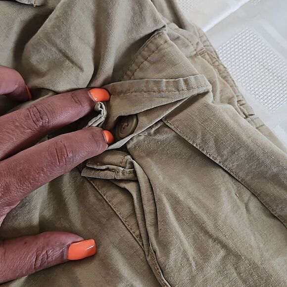 Old Navy Men Relaxed Fit Khaki Cargo Pants With Camo Ankle String 31×32 - Picture 15 of 16